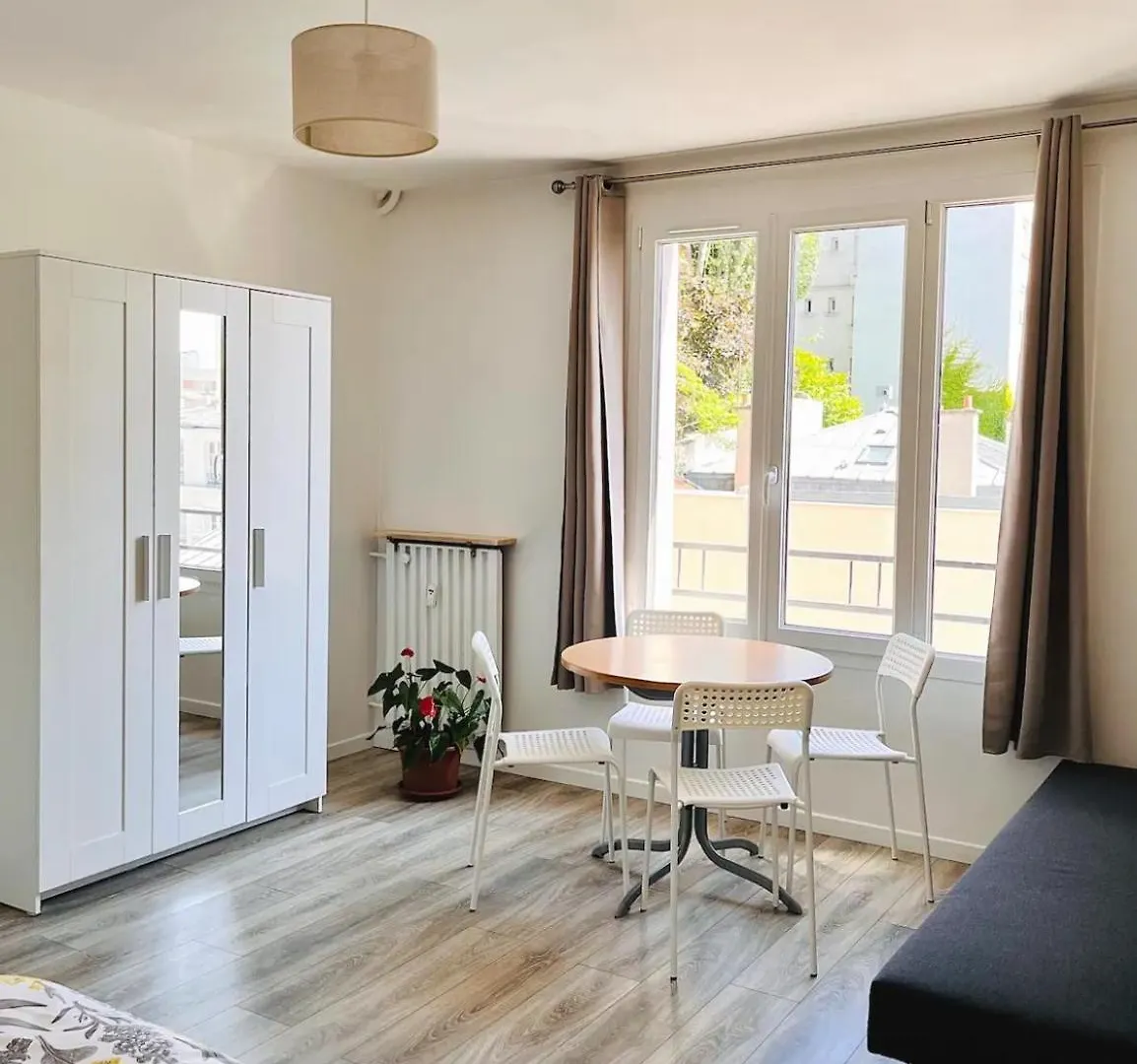 Charmant T3 Avec Parking Prive Apartment Paris